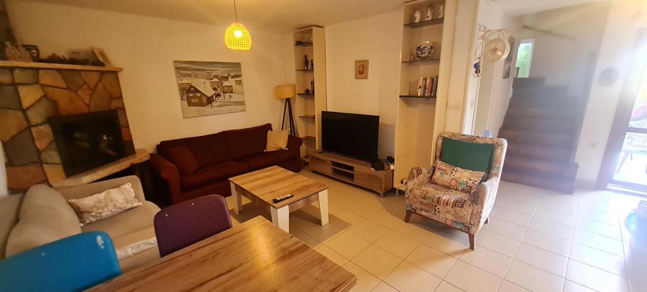 Triblex Villa I Private Beach I Walking Distance To The Sea 300 Meters Side Ngoại thất bức ảnh